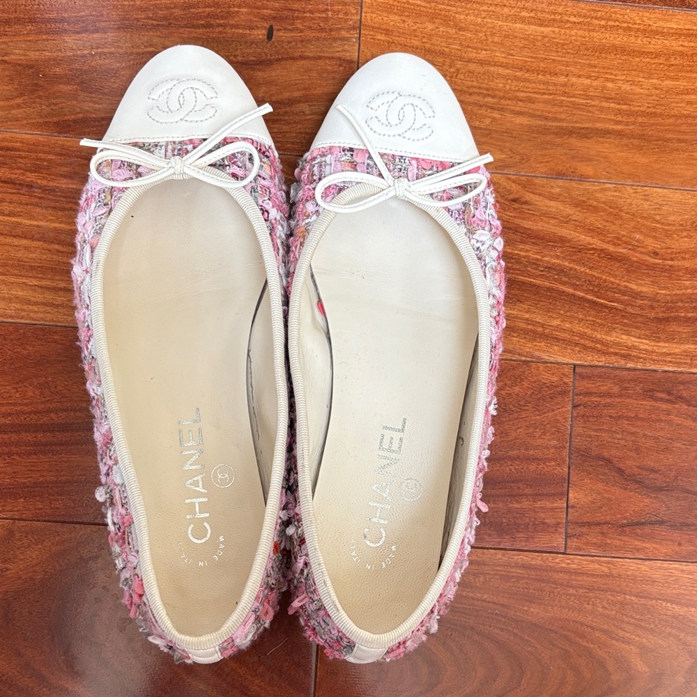 Chanel Pink and White tweed ballet flats